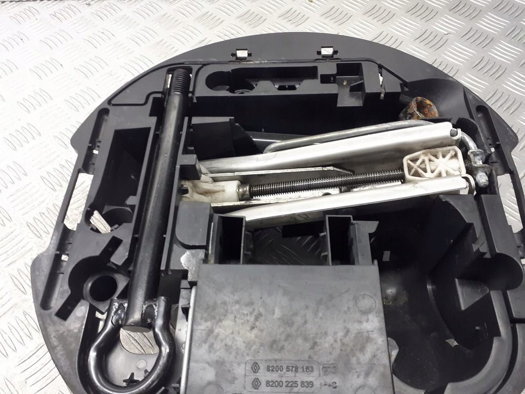 фото №3, Вкладиш колеса запасного renault clio iii 1.5 dci 8200578163