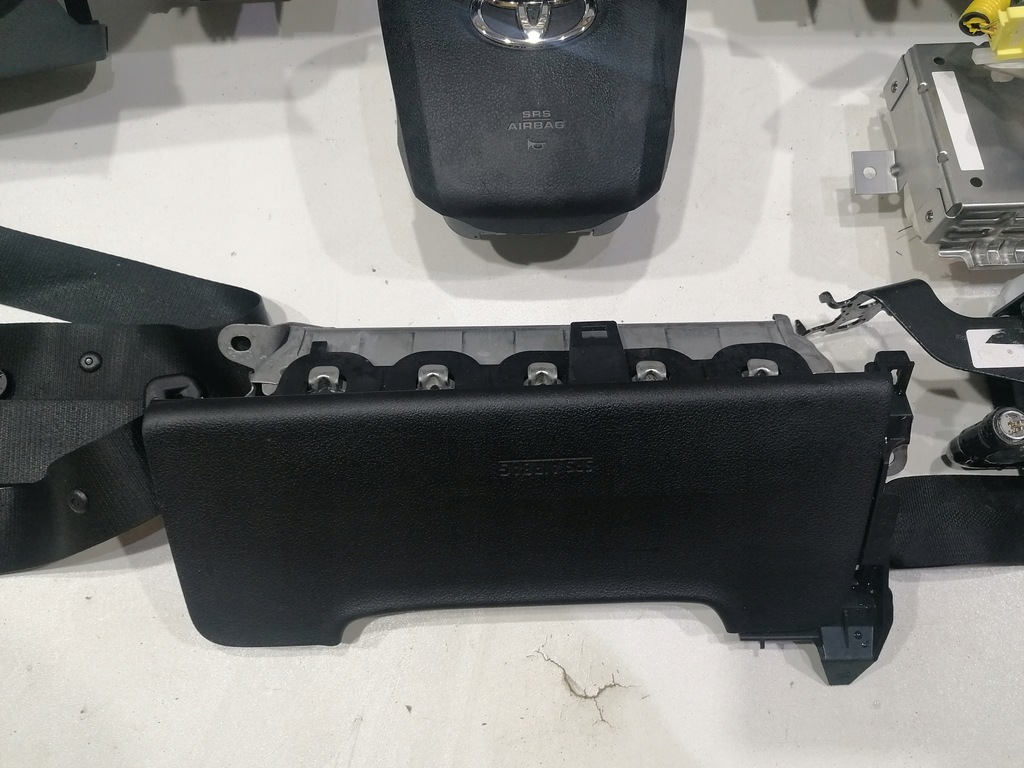 фото №7, Toyota prius 4 iv панель приладів консоль подушка безпеки ремені