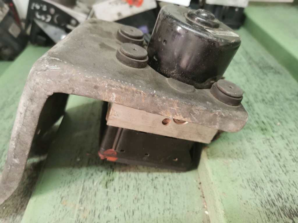 Купити Насос abs volvo s60 9496942 all/n/d3