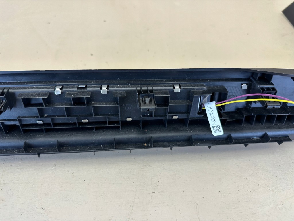 Jaguar e-pace x540 17r- молдинг поріг ліва внутрішня Ціна