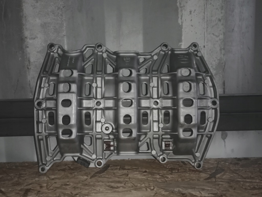 фото №1, Основа картера land rover оригінальний номер g4d3-6c800-ad