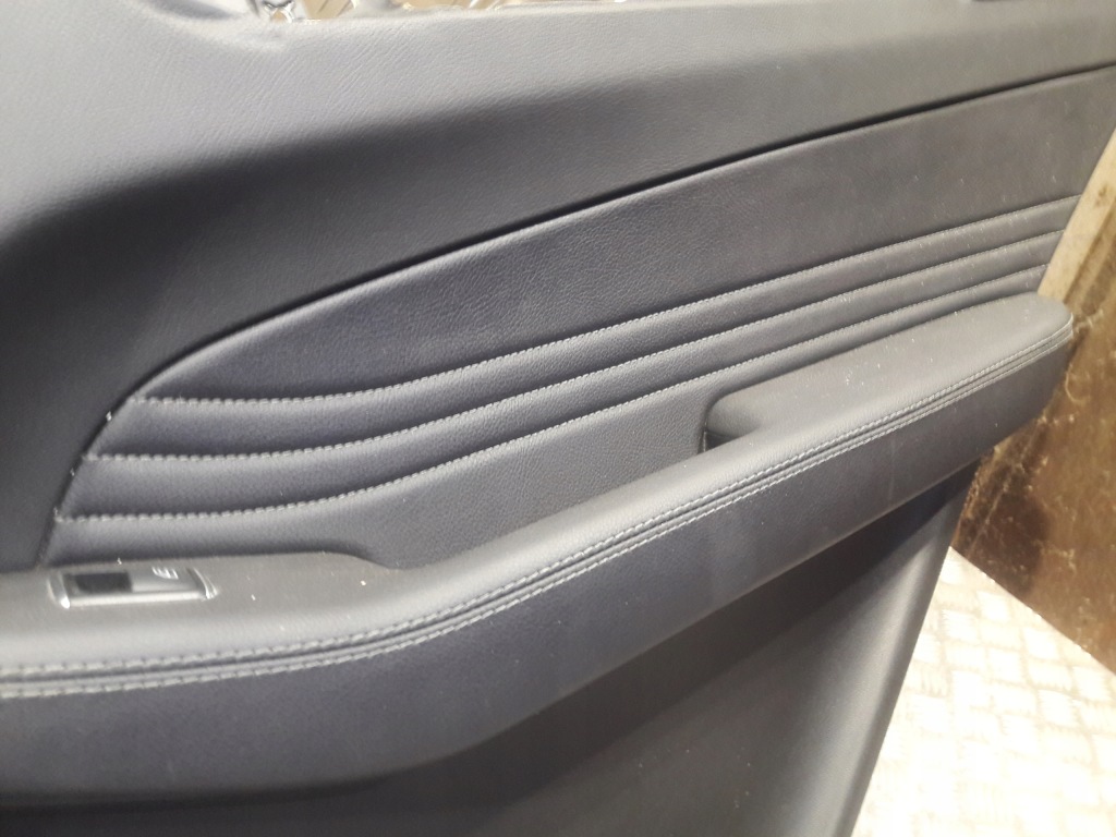 фото №4, Mercedes gle w166 обивка обшивка дверь задняя
