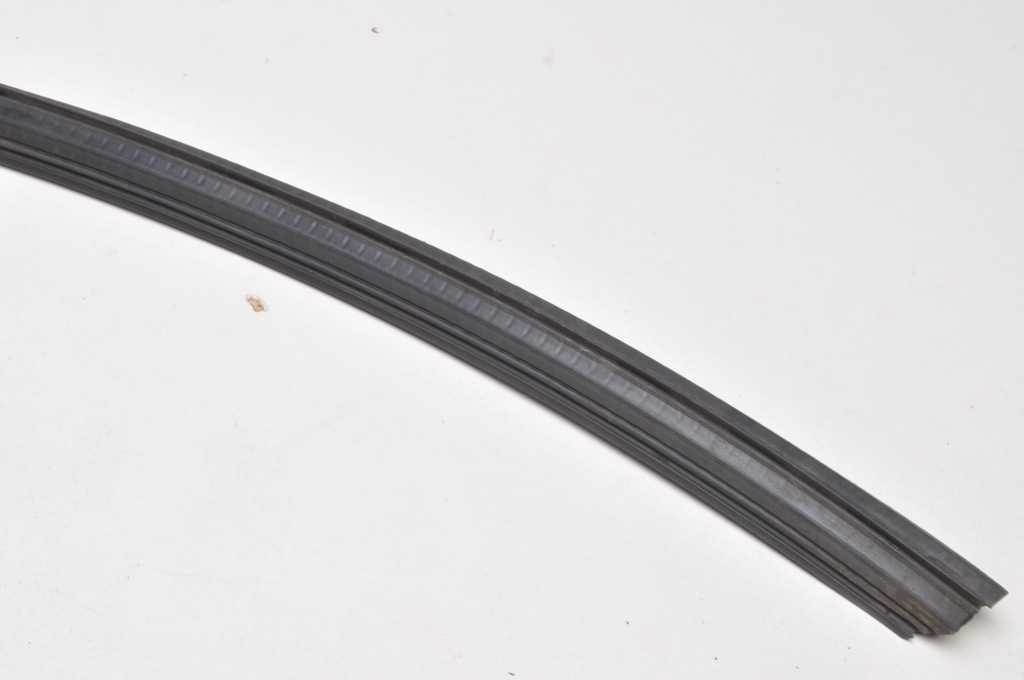 Aston martin db11 прокладка дверь hy53-c20563-aa Киев