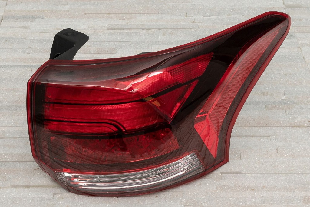 фото №15, Задня лампа права led outlander gf 2015-. 8330a998