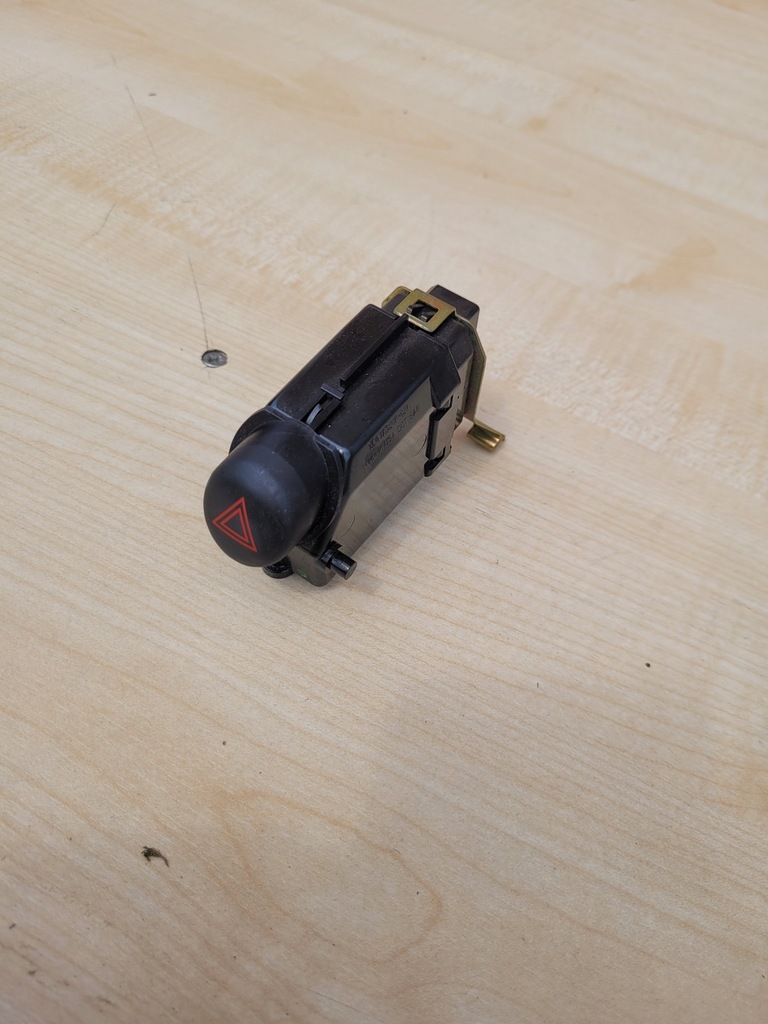 фото №1, Jeep cherokee kj кнопка аварійних