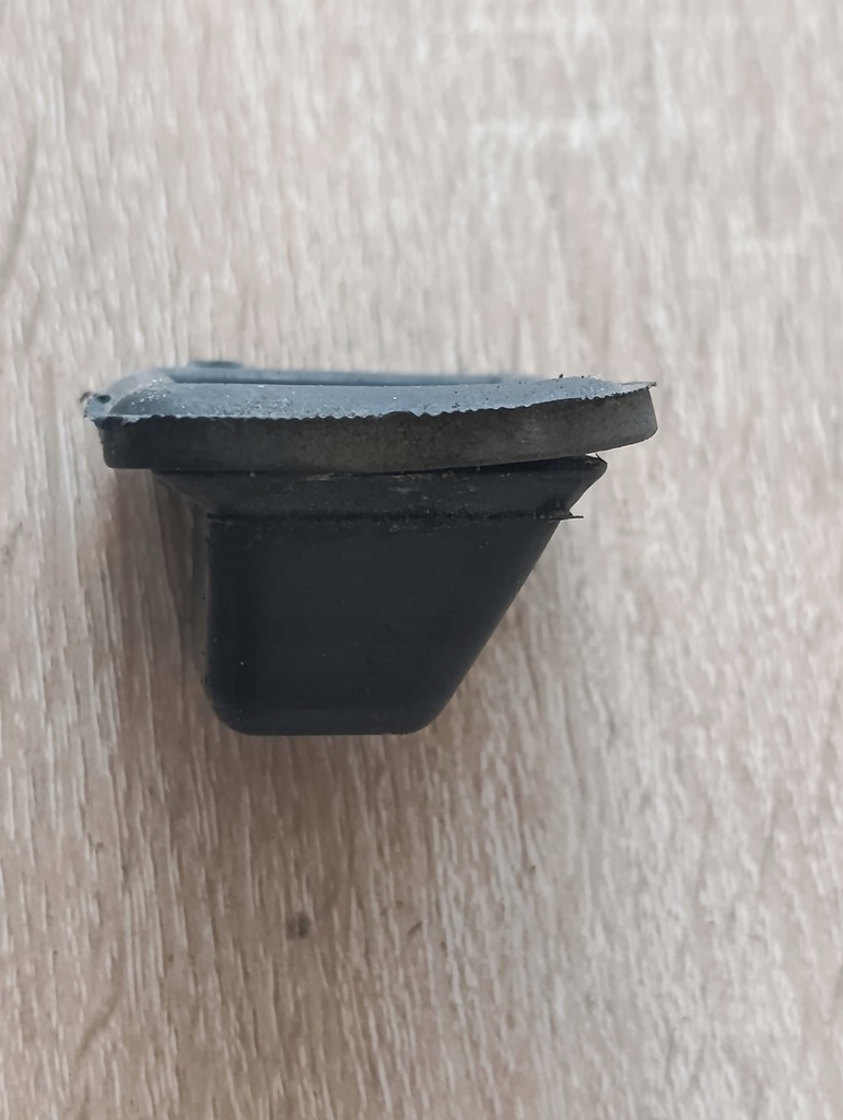 фото №2, Заглушка отверстие дверь правый перед renault thalia 7700421719 оригинал