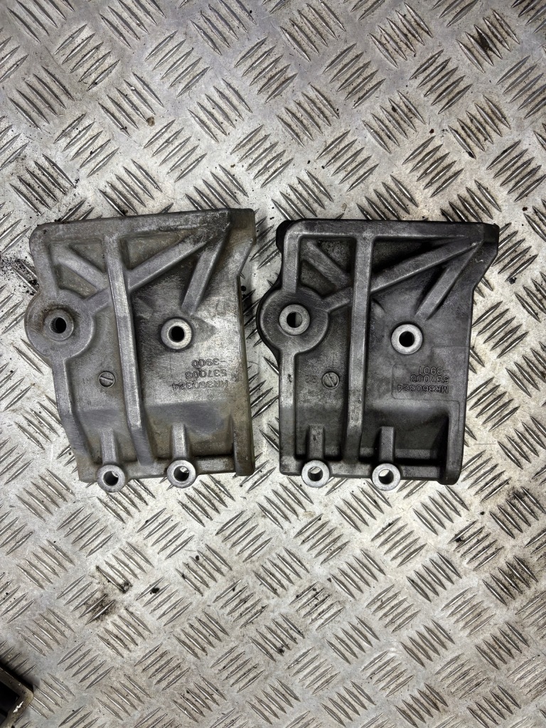 фото №1, Кронштейн компрессора кондиционера mitsubishi pinin mr360324