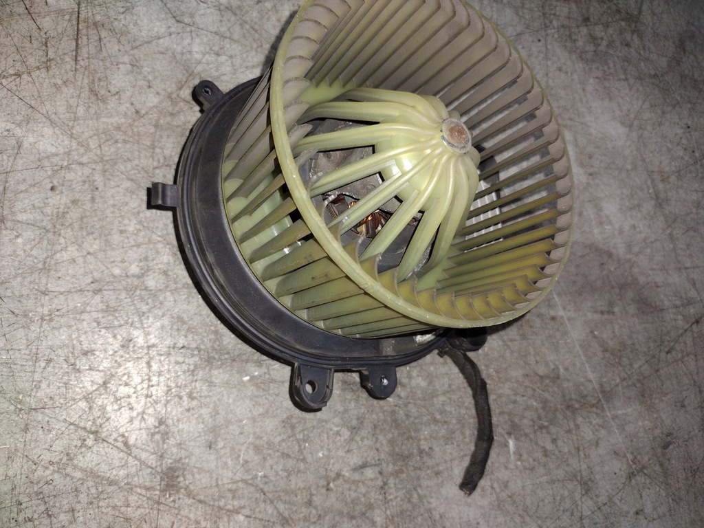 фото №5, Повітродувка 740221233f vw passat b5 fl