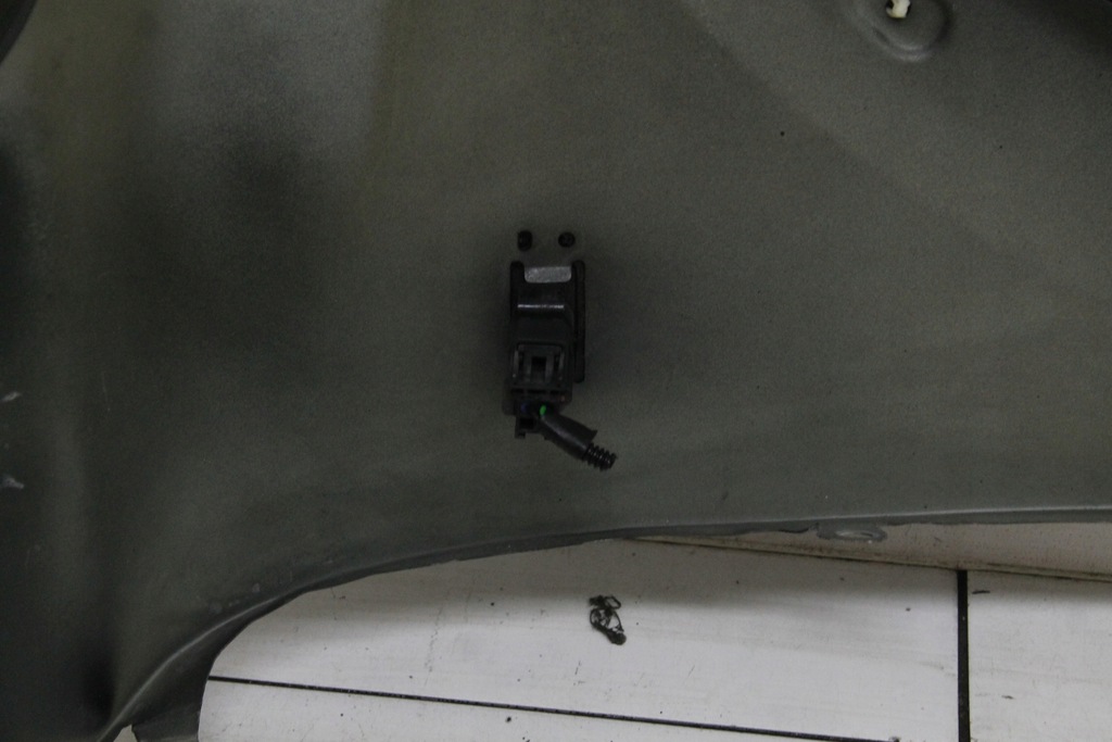 фото №8, Volvo xc70 i 2006r крыло левый перед передний 465 - код лакокрасочного покрытия