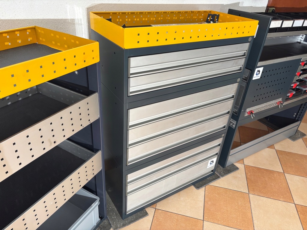 Wurth обшивка шафа regał автомобільний warsztatowy сервіс t6 trafic custom Недорого