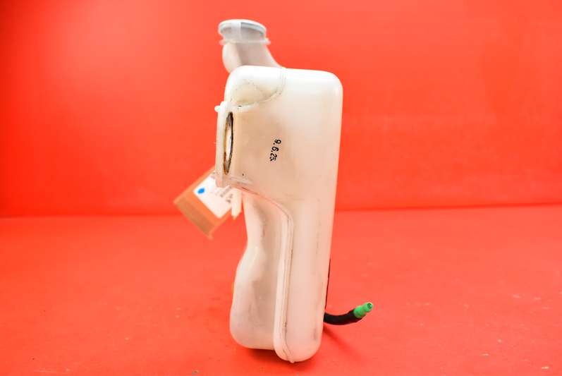 фото №6, Бачок омывателя 860141-311 toyota land cruiser j90 96-02