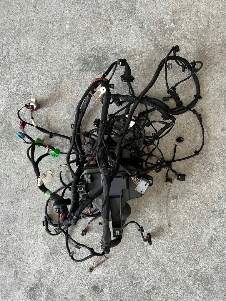 Купить Mercedes g w463/4 g63 amg электропроводка отсек двигателя