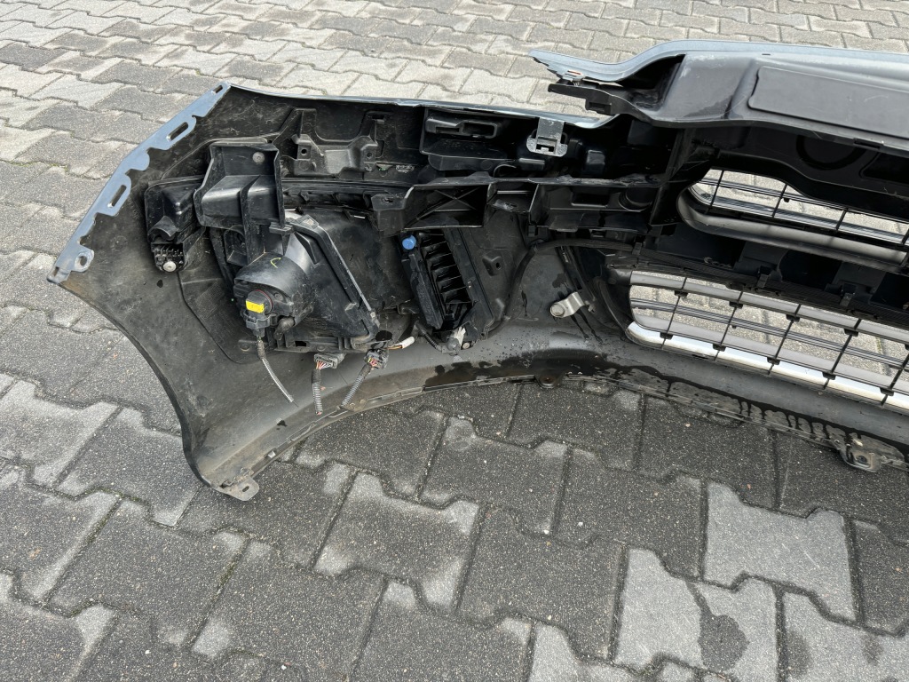 Бампер перед передній peugeot 308 1 t7 рестайлінг  led Зі Шроту