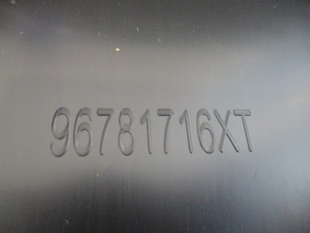 фото №11, Peugeot 2008 молдинг порог левая nowa 96781716xt