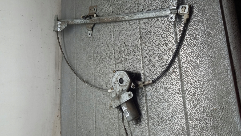 фото №1, Підйомник лівий перед mercedes benz vito w638 98r 2.3d