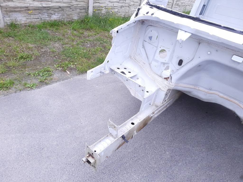 Mercedes sprinter w907 четвертина передні  права Ціна