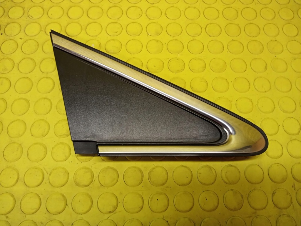 фото №1, Toyota avensis t27 треугольник заглушка 60117-05020