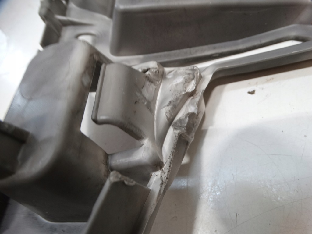 фото №7, Кронштейн противотуманной фары правый перед skoda fabia ii roomster skout 5j0807056c