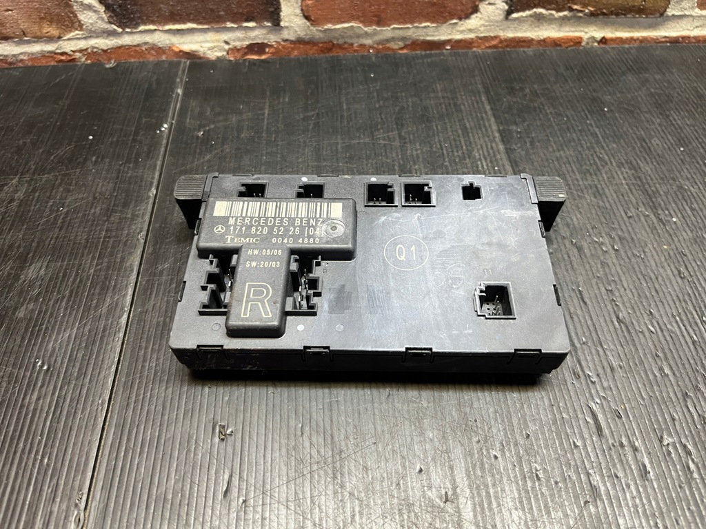 фото №1, Mercedes r171 модуль блок управления дверь 1718205226