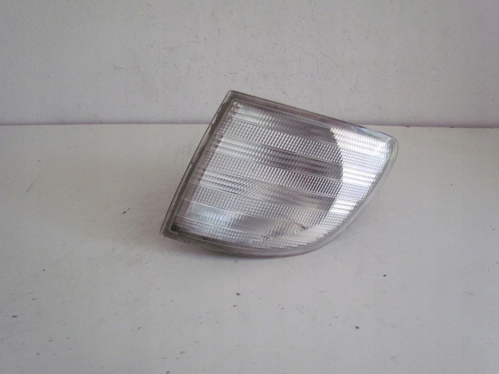 фото №1, Mercedes sprinter 901 95-00 поворотник левый