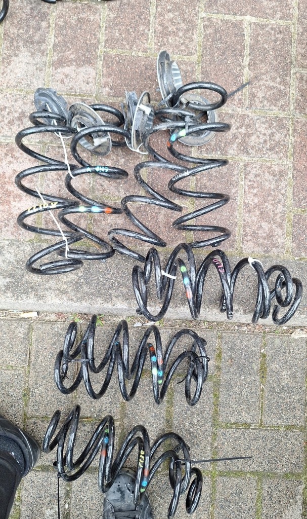 фото №1, Пружина задняя clio v 1.6 e-tech 1.0 tce