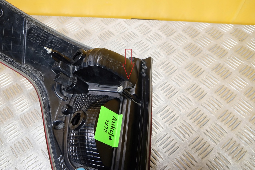 фото №8, Ford explorer sport 2011-2015 лампа задня задня права usa