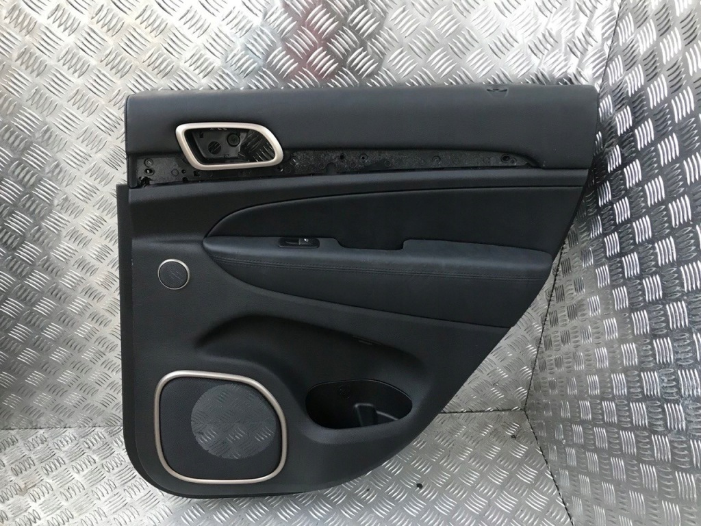 фото №1, Обшивка дверь правый задний jeep grand cherokee wk2