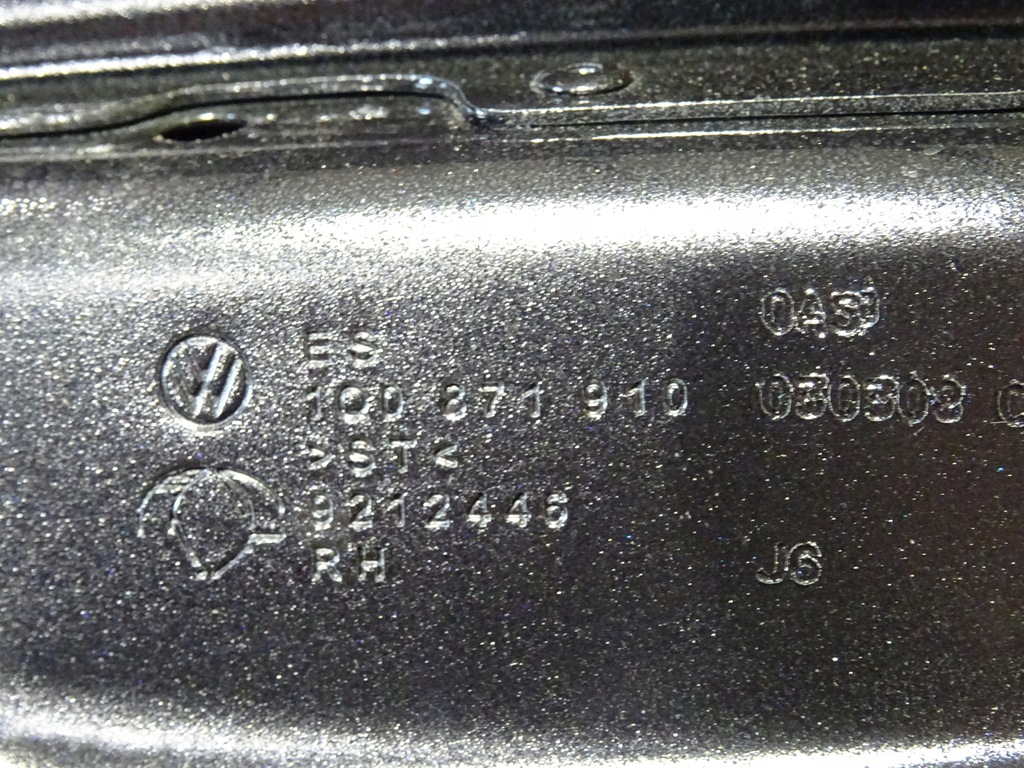 фото №9, Блок двигуна молдинг дахова права vw eos lc9x 1q0871910