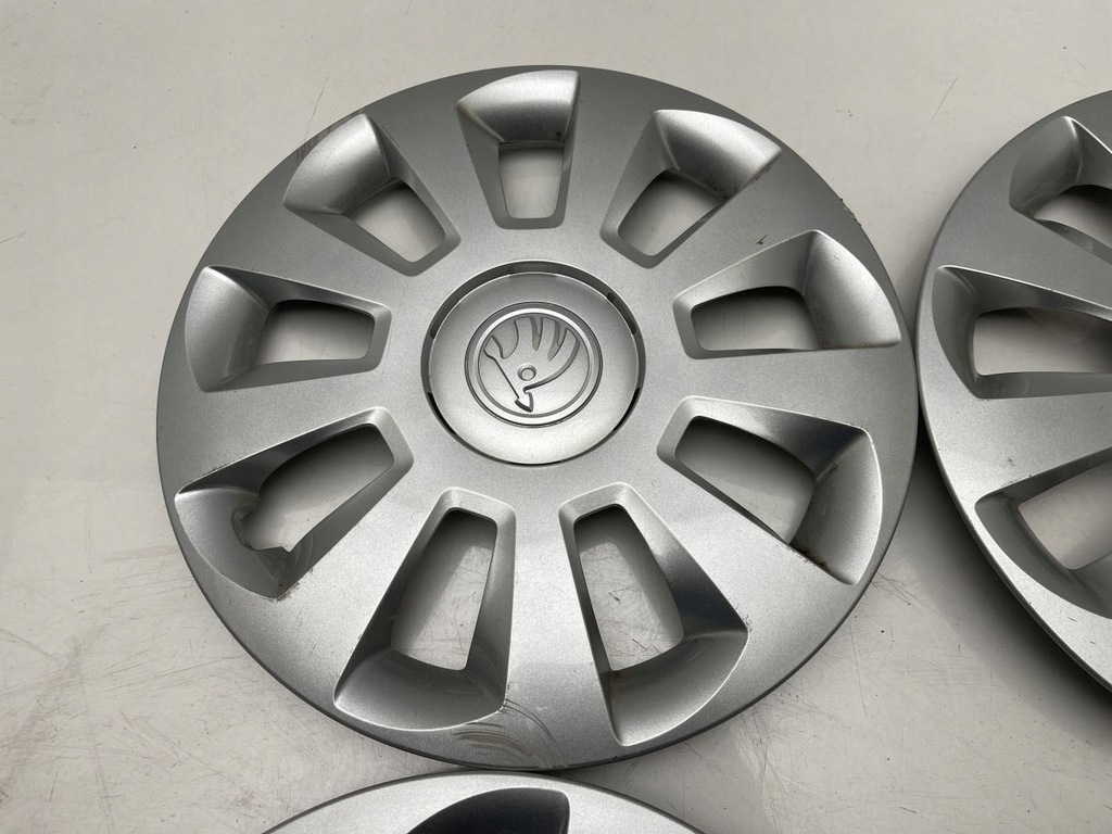 фото №8, Колпаки оригинальные skoda fabia rapid 15 1st601147b