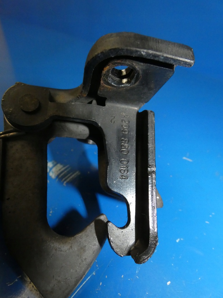 фото №2, Mercedes ml w164 засувка ручка капот