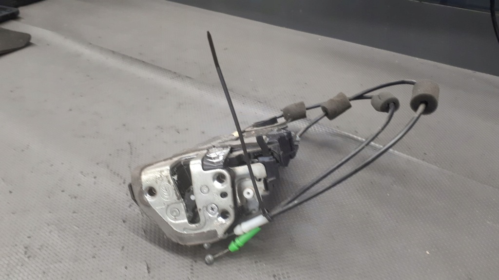 фото №7, Замок двері лівий задня toyota rav4 2pin