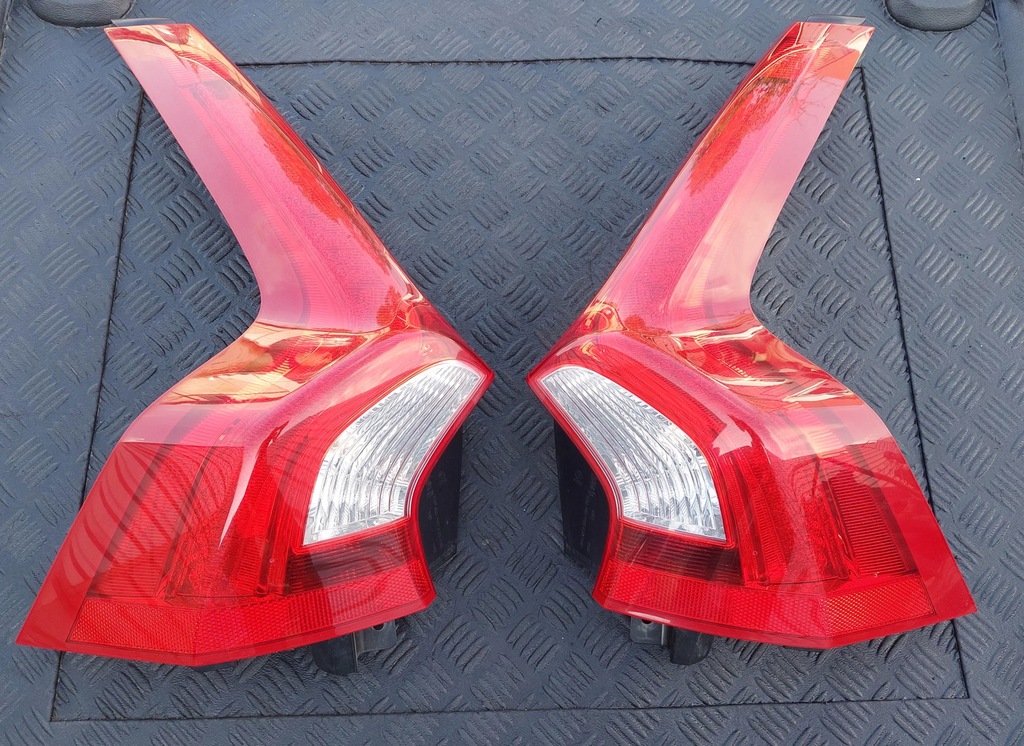 фото №1, Лампа задняя левый задняя правая 31214964 volvo v60 i lift