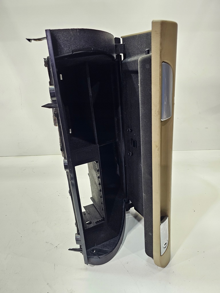 фото №13, Бардачок пассажира audi a3 8p lift 8p1857035a 8c1 кремовый