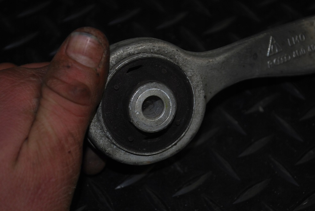 фото №6, Важіль верхній правий перед audi a8 d2 4d0407512g