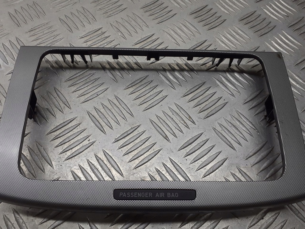 фото №1, Рамка радіо vw passat b6 3c0858069