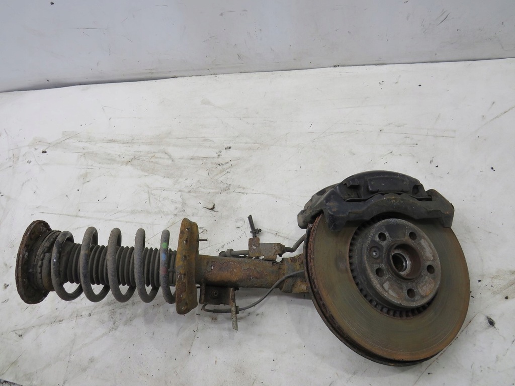 фото №1, Mcperson поворотный кулак правый перед volvo v60 ii 2.4 d5