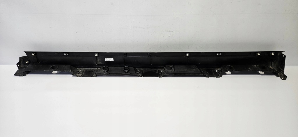 Накладка  порог порог правый  lexus lbx 23- оригинал 75850-52110 Цена