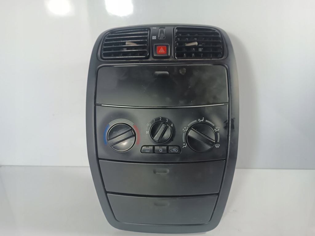 фото №7, Mitsubish space star 1 i 98-05 lift консоль средняя панель обдув mr456712