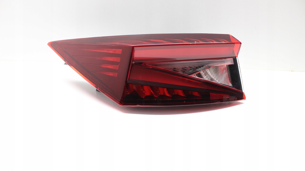 фото №1, Skoda enyaq iv - лампа задняя левая led 2020+