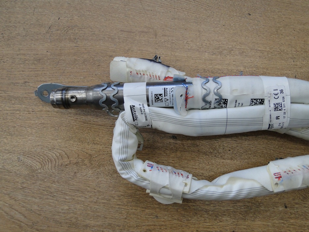 фото №7, Renault megane iv оригинальный номер 985p09833r шторка безопасности правая