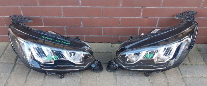 Купити Peugeot 208 2 2008 фара правий ліва перед led