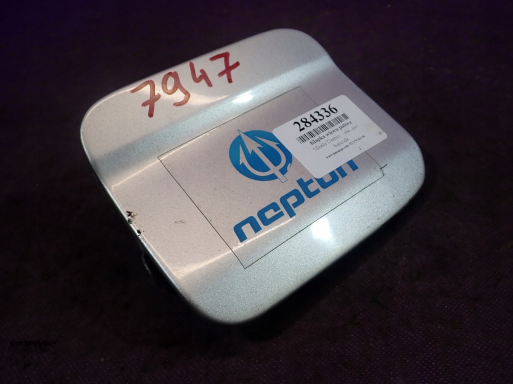 фото №1, Mazda demio 99-07 lift кришка заливної пального 22v