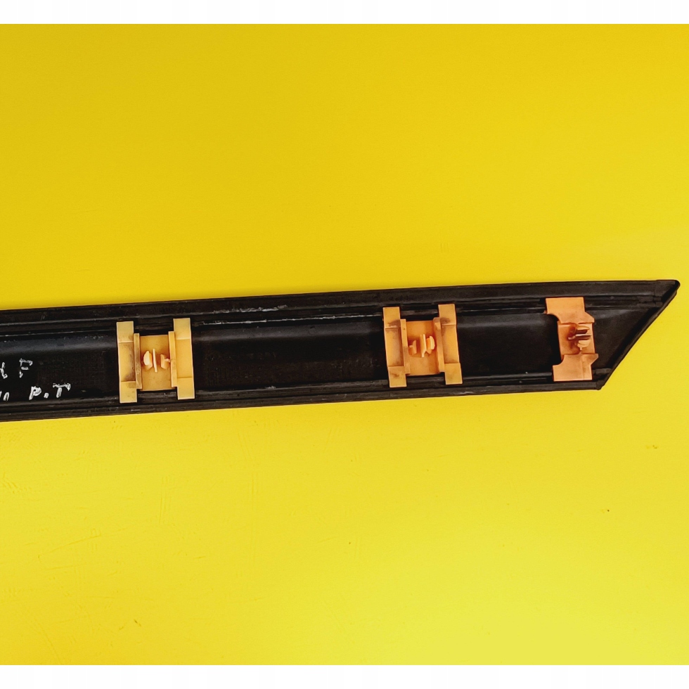 фото №6, Молдинг крыла правый задняя volkswagen golf iii 1h3853536 nr216