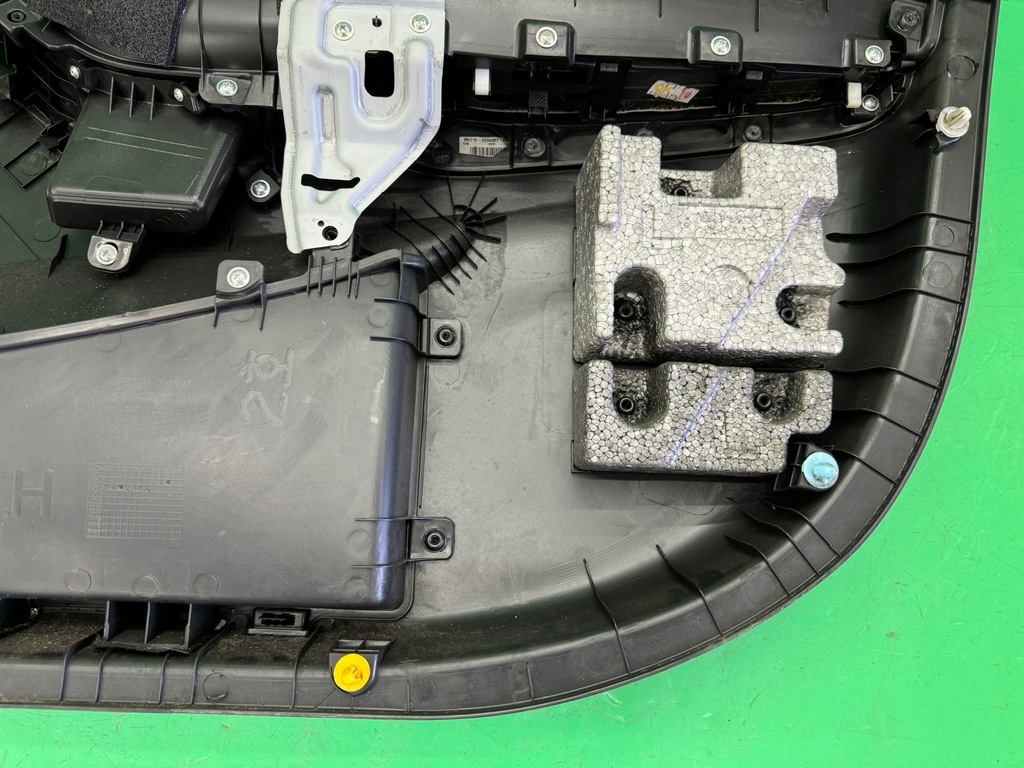 фото №8, Обивка дверь передних обшивка левый передний hyundai elantra v 5 10-16 eu