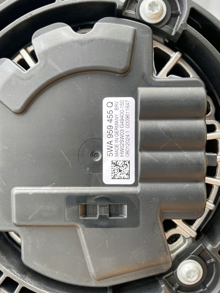 Радиатор вентиляторы vw t7 multivan 2023- 2,0 tdi nowe оригинал в Украине