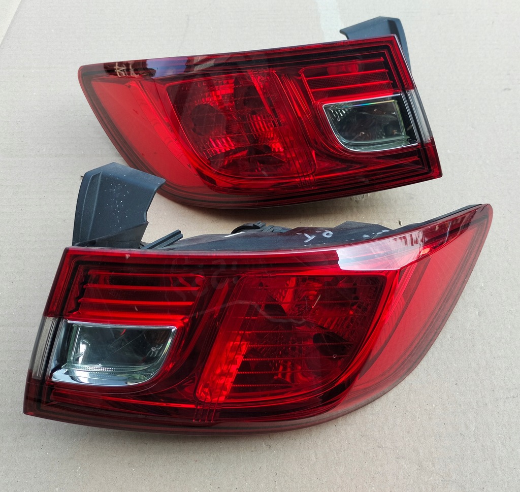 фото №1, Renault clio iv hb лампа правый задняя w крыло