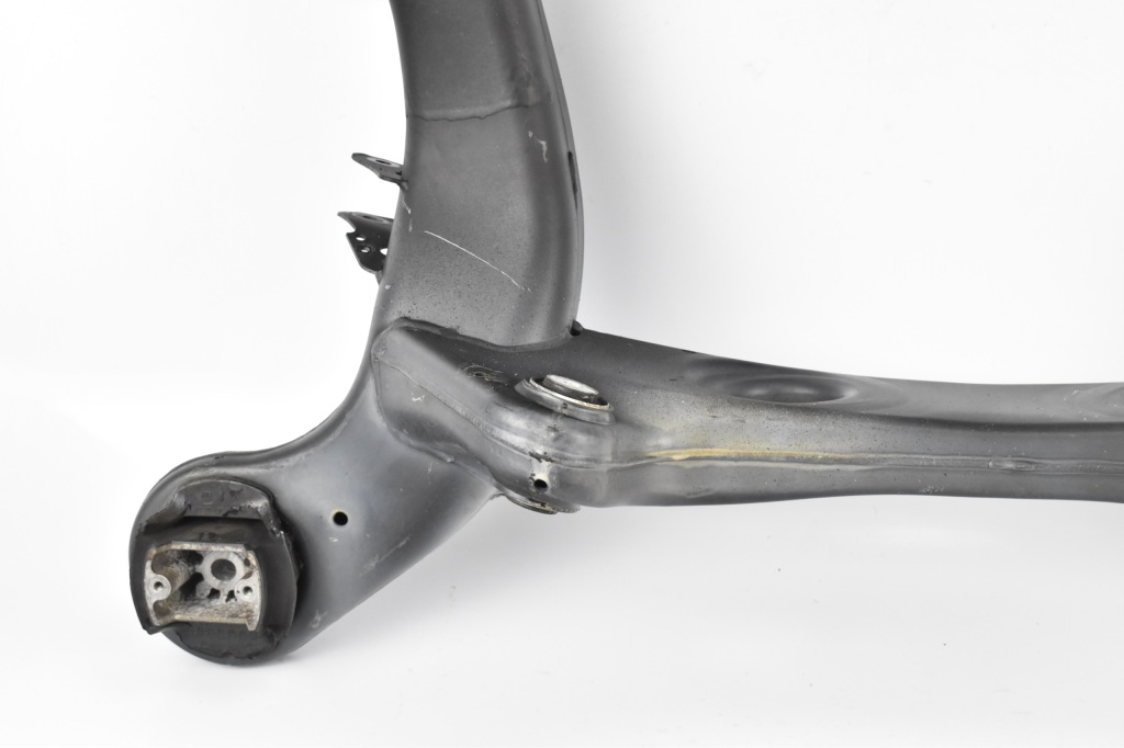 Балка подвеска задний  a2223501008 mercedes w222 v222 x222 w217 s560e 65 amg Оригинал