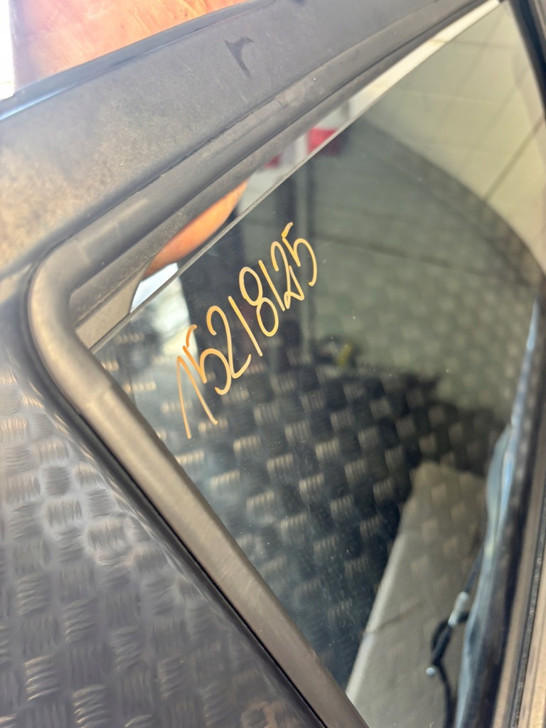 фото №10, Nissan micra k14 дверь левый задняя оригинал повреждённые tekpn