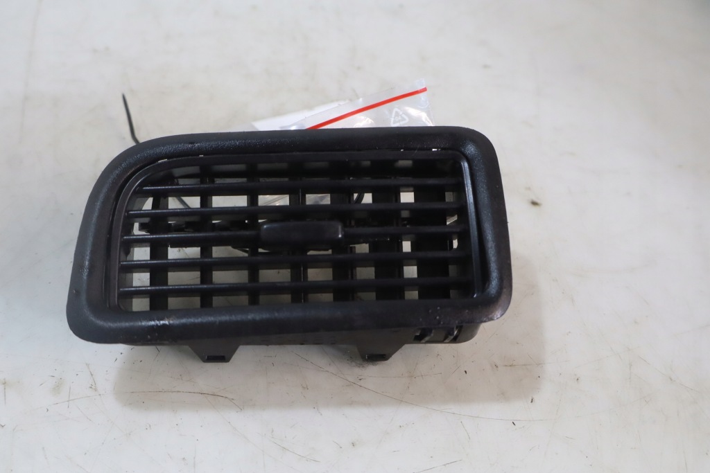 Купити Решітка обдув права opel combo d