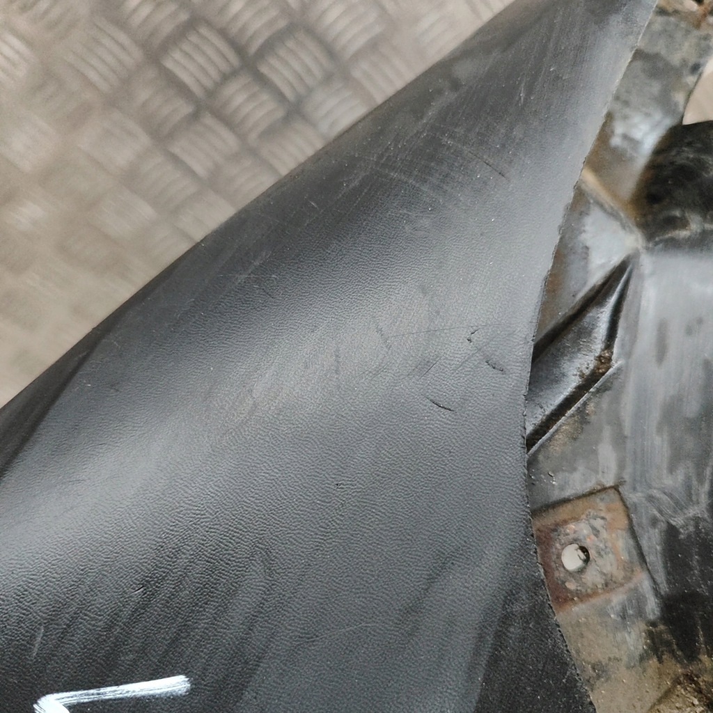 фото №7, Nissan navara d22 2005 левая сторона брызговики задние